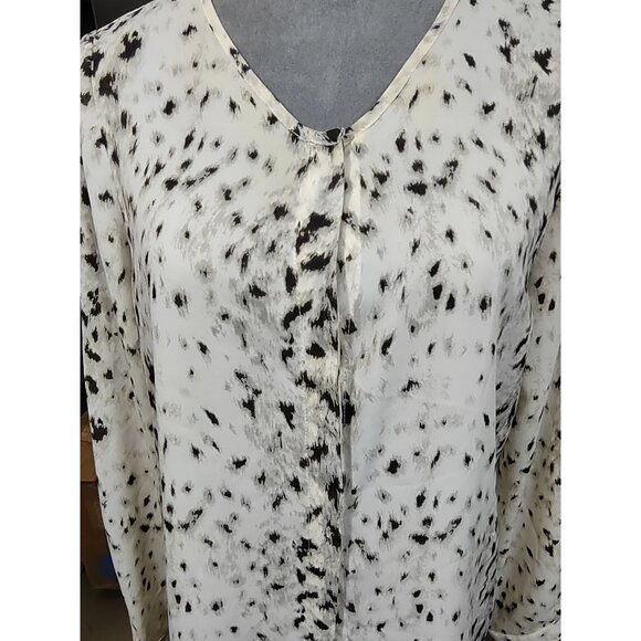 Violet + Claire Womens Large Animal Print Blouse Cream Brown Hidden Button Top - Picture 6 of 8
